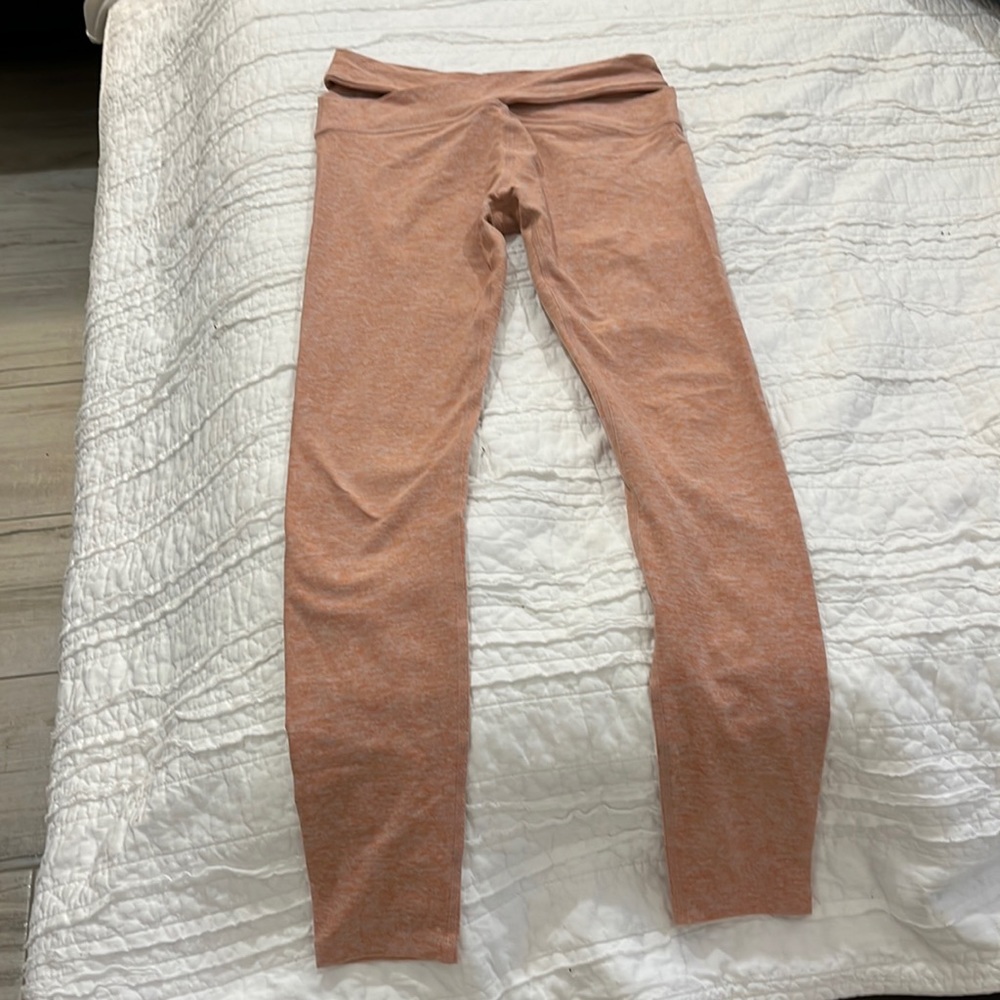 Beyond Yoga Spacedye it’s a wrap leggings - light peachy color